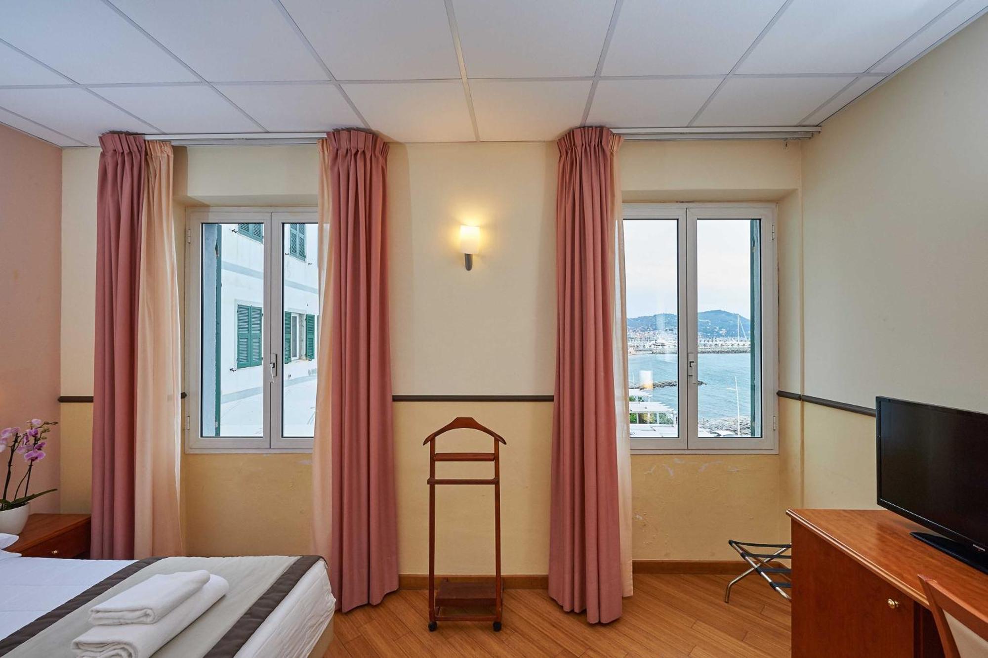 Hotel Corallo Imperia Bilik gambar