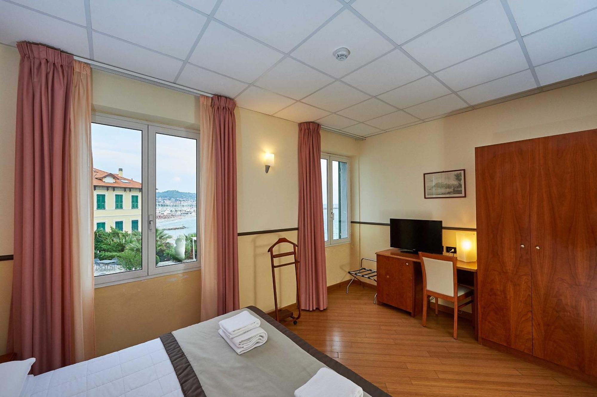 Hotel Corallo Imperia Bilik gambar